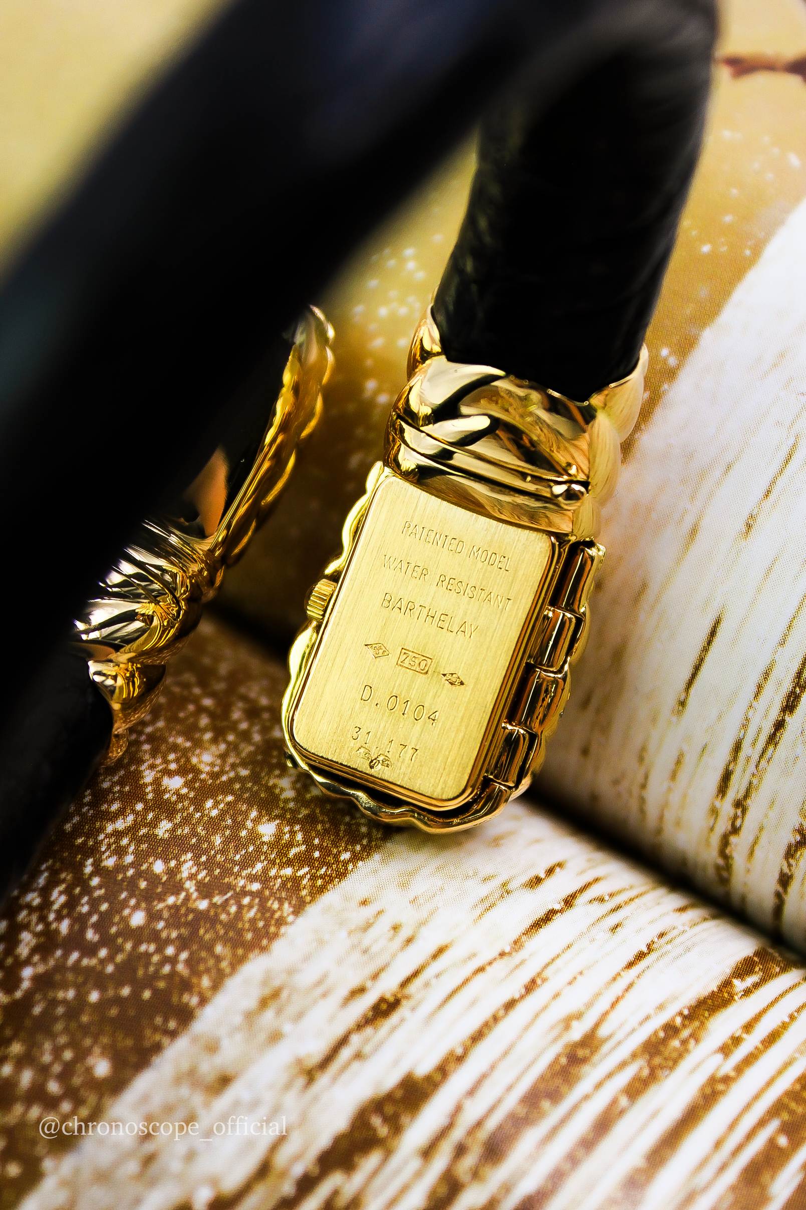 Alexis Barthelay&nbsp;&nbsp;-&nbsp;&nbsp;18kt gold and diamond leather bracelet quartz watch