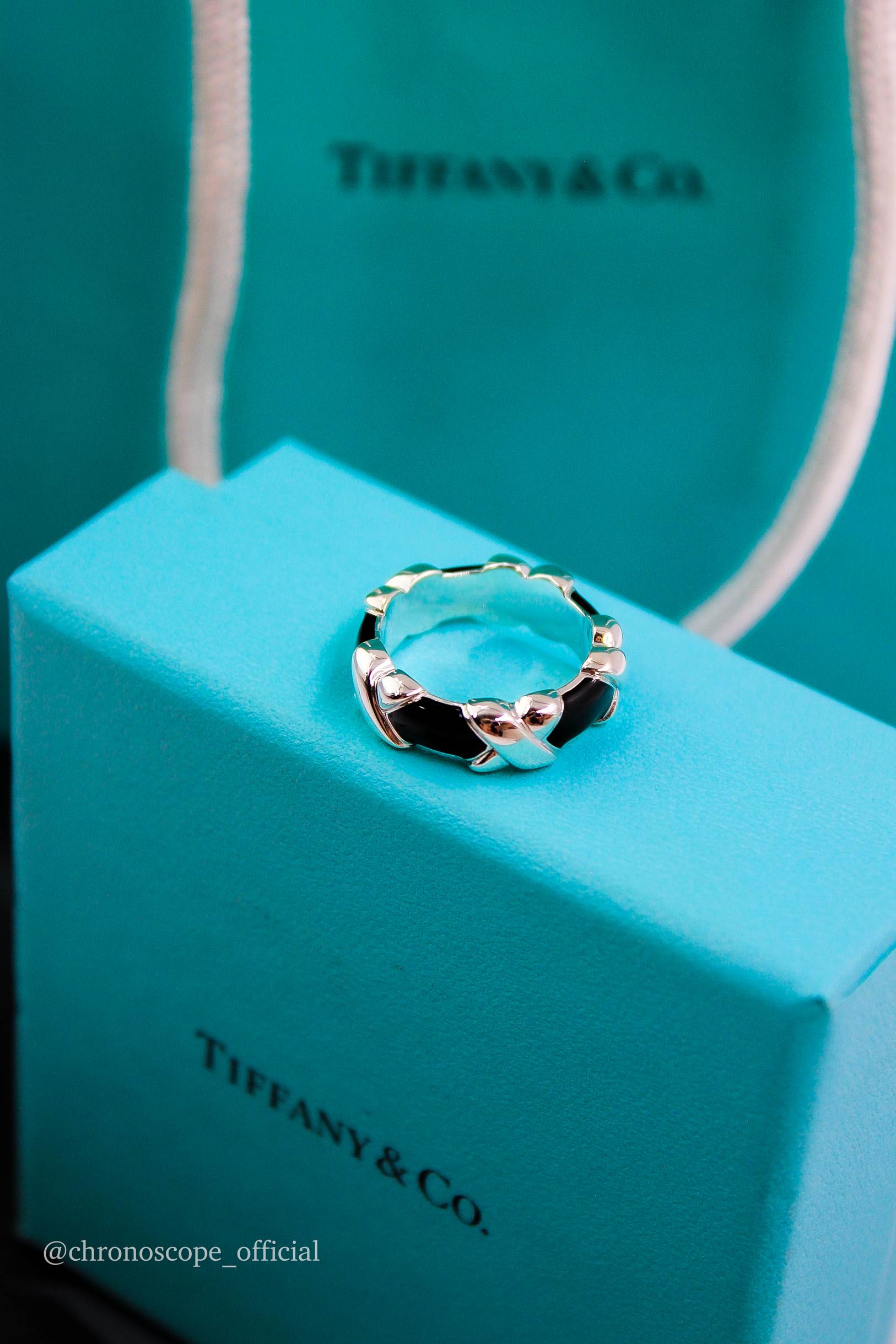 Tiffany&nbsp;&nbsp;-&nbsp;&nbsp;Кольцо Tiffany & Co - Black Enamel Signature X Ring Band Sz 5