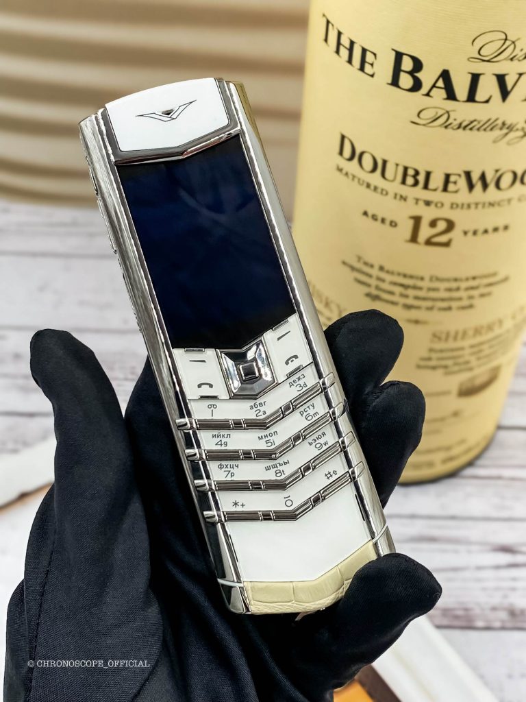 VERTU - SIGNATURE S DESIGN PURE WHITE купить по лучшей цене в Москве –  Часовой центр 