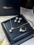 Chopard&nbsp;&nbsp;-&nbsp;&nbsp;Ювелирный комплект Chopard Happy Diamonds