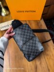 Louis Vuitton&nbsp;&nbsp;-&nbsp;&nbsp;Сумка-слинг Louis Vuitton Avenue NM