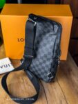 Louis Vuitton&nbsp;&nbsp;-&nbsp;&nbsp;Сумка-слинг Louis Vuitton Avenue NM