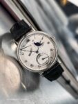 Breguet&nbsp;&nbsp;-&nbsp;&nbsp;Classique Phase de Lune