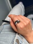Ювелирные изделия&nbsp;&nbsp;-&nbsp;&nbsp;Кольцо с белыми и чёрными бриллиантами 0.65 ct