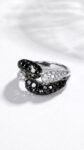 Ювелирные изделия&nbsp;&nbsp;-&nbsp;&nbsp;Кольцо с белыми и чёрными бриллиантами 0.65 ct