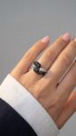 Ювелирные изделия&nbsp;&nbsp;-&nbsp;&nbsp;Кольцо с белыми и чёрными бриллиантами 0.65 ct