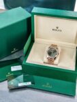 Rolex&nbsp;&nbsp;-&nbsp;&nbsp;Day-Date 40 mm Rose Gold Olive Green Dial