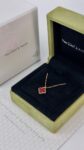 Van Cleef &amp; Arpels&nbsp;&nbsp;-&nbsp;&nbsp;Подвеска Vintage Alhambra cornelian